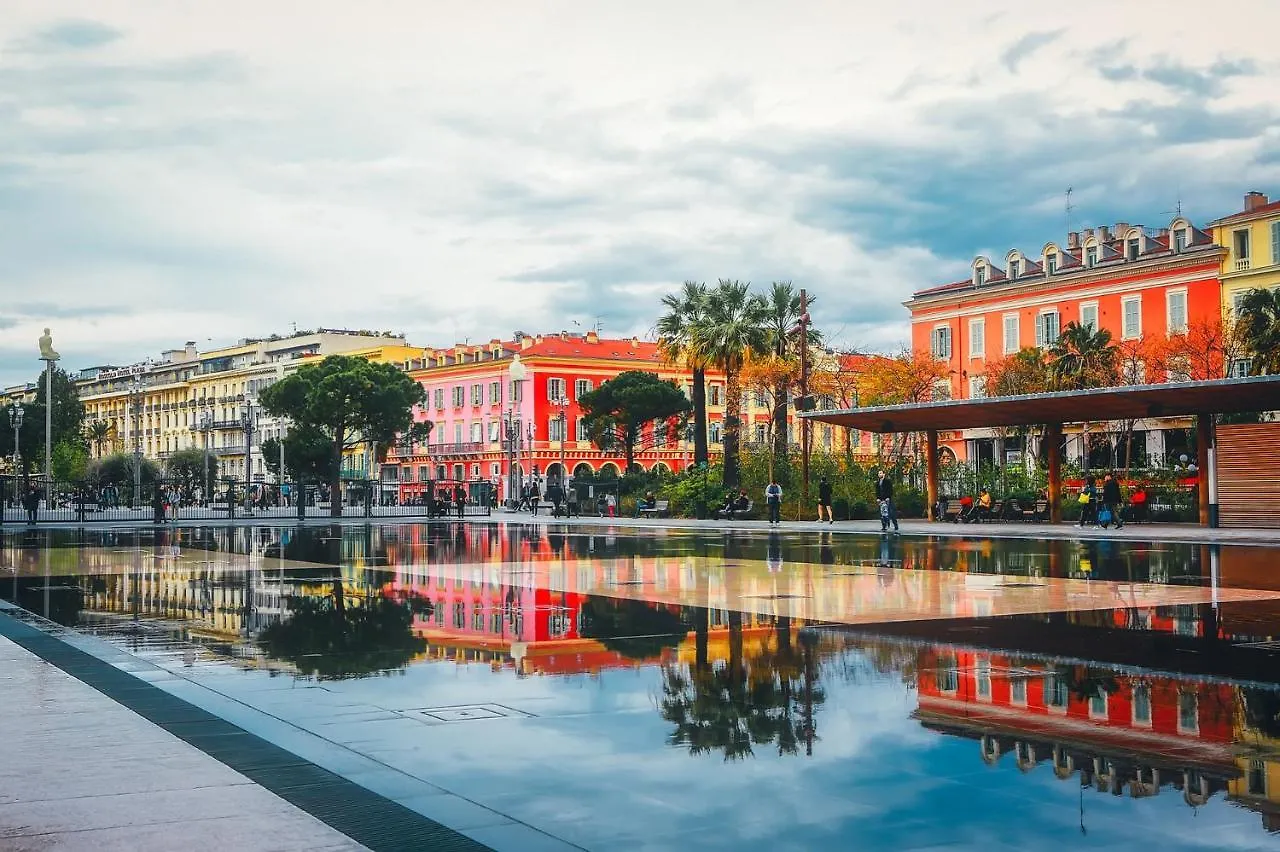 Beautiful And Cozy Place In The Center Of Nice France